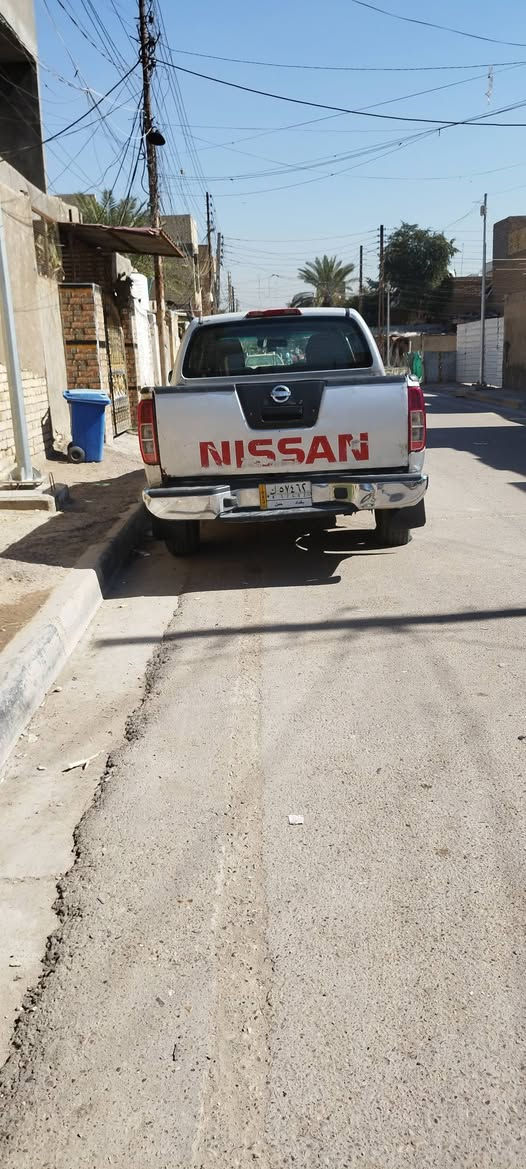 اعيد النشر بسبب الوعود الكاذبة
نيسان فرنتيرة 2005 رقم بغداد مشروع وطني شرط التحويل سنوية ل29كير ومكينة فيفتي 3000 صدرها 80% مكانها بغداد الحسينية 
هاتف ***********
السعر 60وبيها مجال
