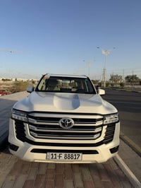 لاندكروزر ٢٠٢٥ • مشايات ٩٠٠٠ • ضمان ساس ٤ سنين