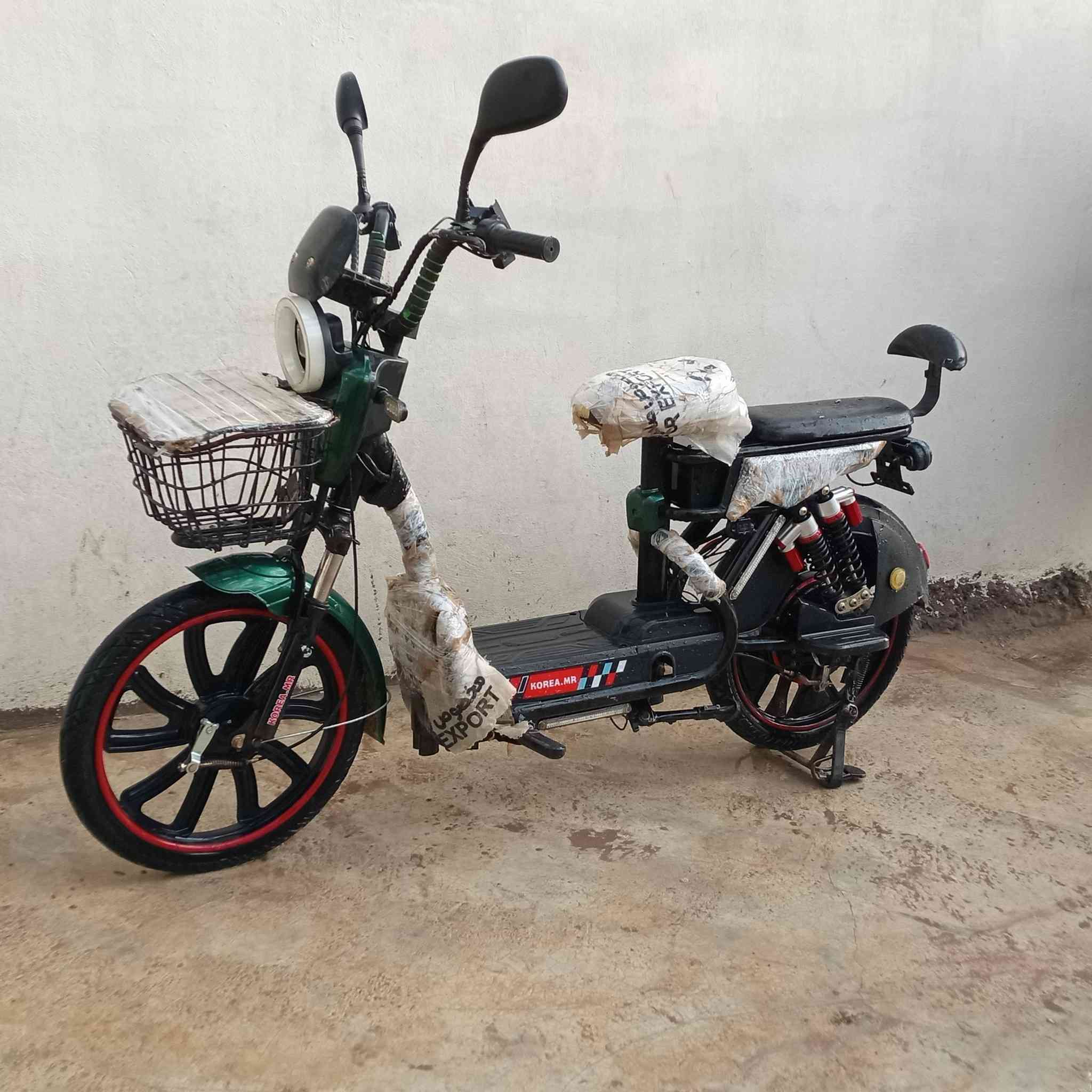 دراجة شحن للبيع  KOREA. MR
موديل 2024

بطاريات فوول 

دبل اشارة 

اشارة جانبية 

لايت 

سرعة 99

5بطاريات 

السعر 350 وبيه مجال 

مكان كركوك

للتواصل ***********
