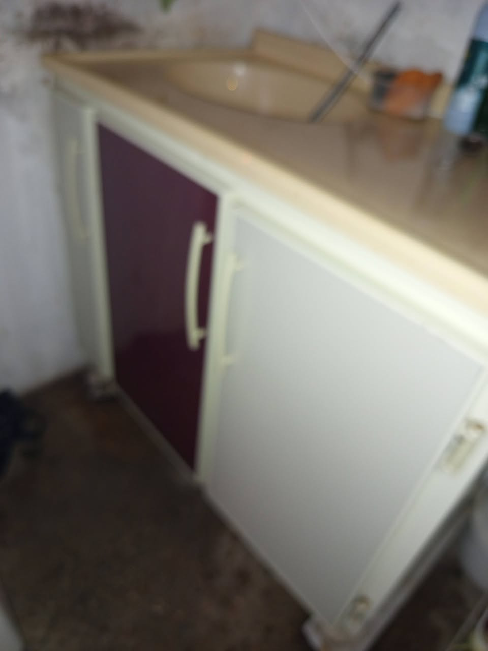 السلام عليكم غراض للبيع المكان الحرية دباش الاسعار كنتور 300 بي مجال ثلاجه 100 مجمده 100 بيها مجال كاونتر 250 بي مجال الرقم ***********
