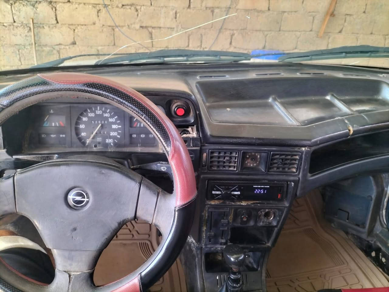 السلام عليكم
كاديت 16 گير ومحرك استرا شرط الوكالة والتحويل السعر 18 وبيها مجال للتواصل على هذا الرقم ***********
