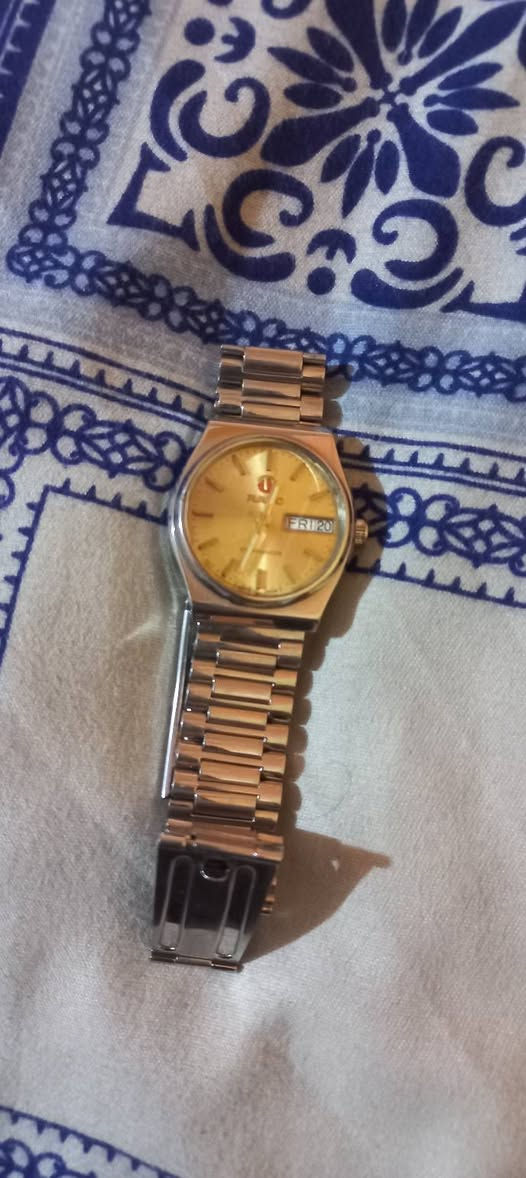 السلام عليكم ساعه للبيع تلفون *********** مكاني بغداد الاورفلي 
السعر ١٠٠ الف
