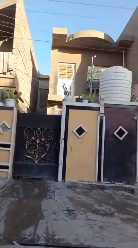 دار للبيع الحصوه مربع ال3000الاف مساحته اكثر من 100متر 
وجه 5ونص ونزال 20 البيت طابقين كله سيراميك ارضيه وجدران 

طابو صرف بشارع 15 قرب المدارس والسوگ 

مدرسة بعلبك وقرب ومدرسه طارق ابن زياد تبليط خدمات اناره موقعه كلش حلو تصوير موجود اذا تحب تشوفه وبسعر كلش مناسب 68وبي مجال شويه حگ العمله والجيه 

للأستفسار مراسله واتساب ***********
