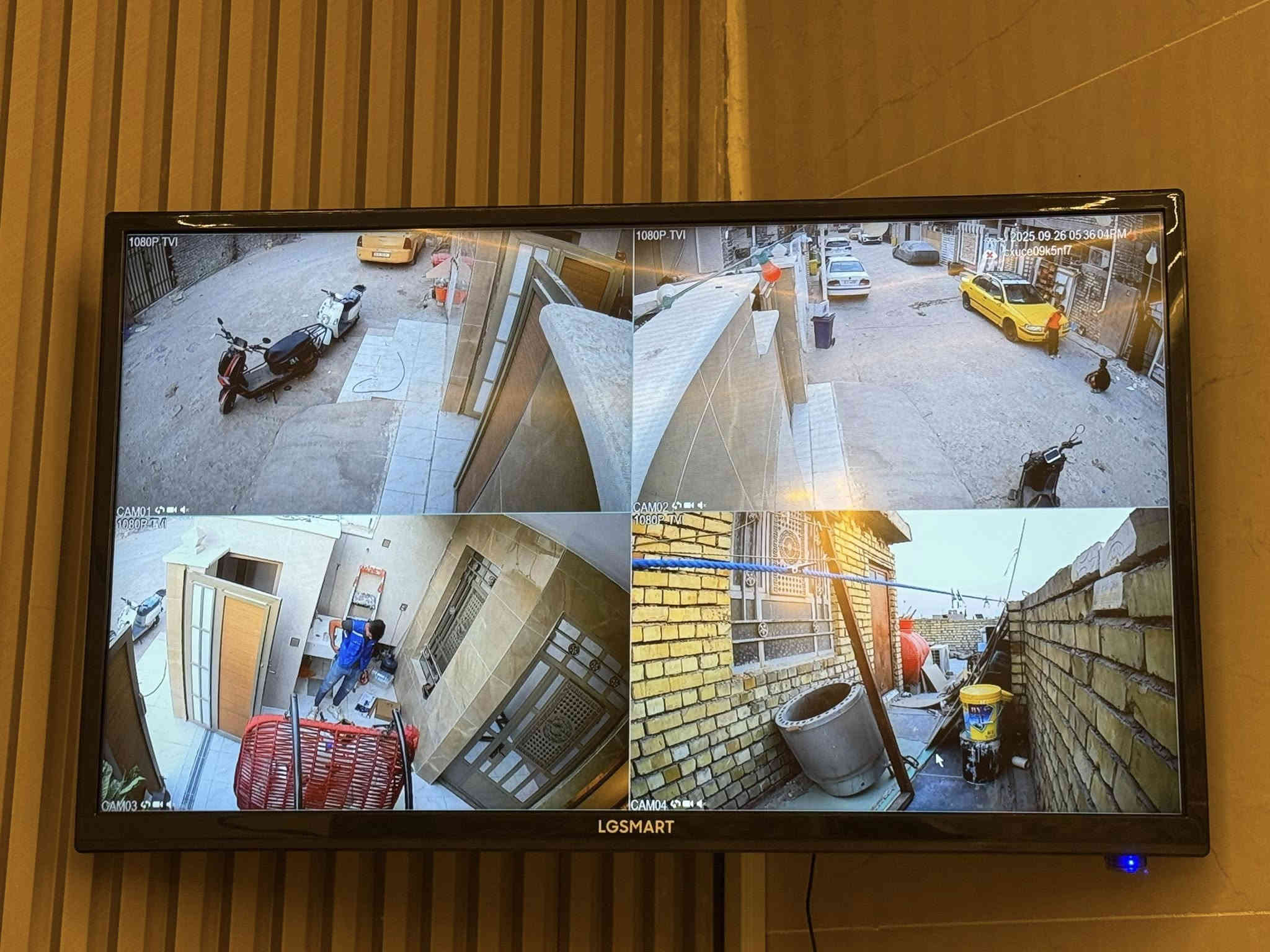 مستعدين لتجهيز وتنصيب (كامرات مراقبه)
كافة المواقع( منازل _ محلات _ شركات )
فني (كامرات مراقبه ) (باسعار مناسبه)
للاستفسار يرجى مراسلة الصفحة
أو الاتصال على الرقم التالي :(بغداد فقط بغداد بغداد)
 مؤمل ***********
حسام***********
