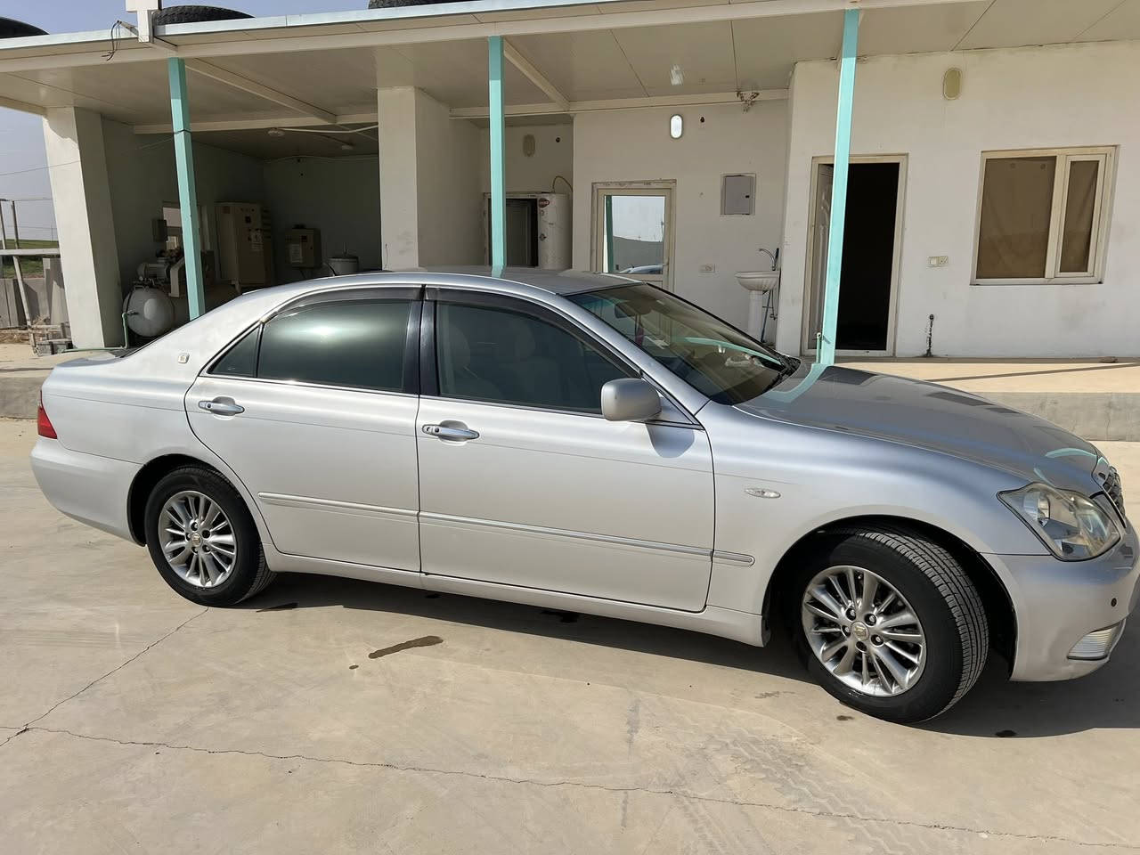 شاهینەی بڕاوە ٢٠٠٧
شانسی ١٨٠ 
گیڕ گەورەی مەکینە بچوک مەرغوبی بازار
ساج مەلەکی 
کامل
مەسرەف کراوە 
٨٣ هەزار رۆشتووە 
ساردو گەرمی بەسراوە
بەشەرت
سەیارەکە ماڵی دۆستە
دەشبوڵی ڕەقەم یەک جوانە
مواسەفاتی ٣دوگمەیە ٥بەسمە شاشە 
ئاوینە شەفت
جامی نەشکاوە
دەعمو لیدراوی پیوە نیە بەشەرت 
تەقەو ڕەقەی نیە
سعریشی 46گەڵاو مەجال 
شوین قەزای کفری 
موشتەریت لە خزمەتتام 
***********
