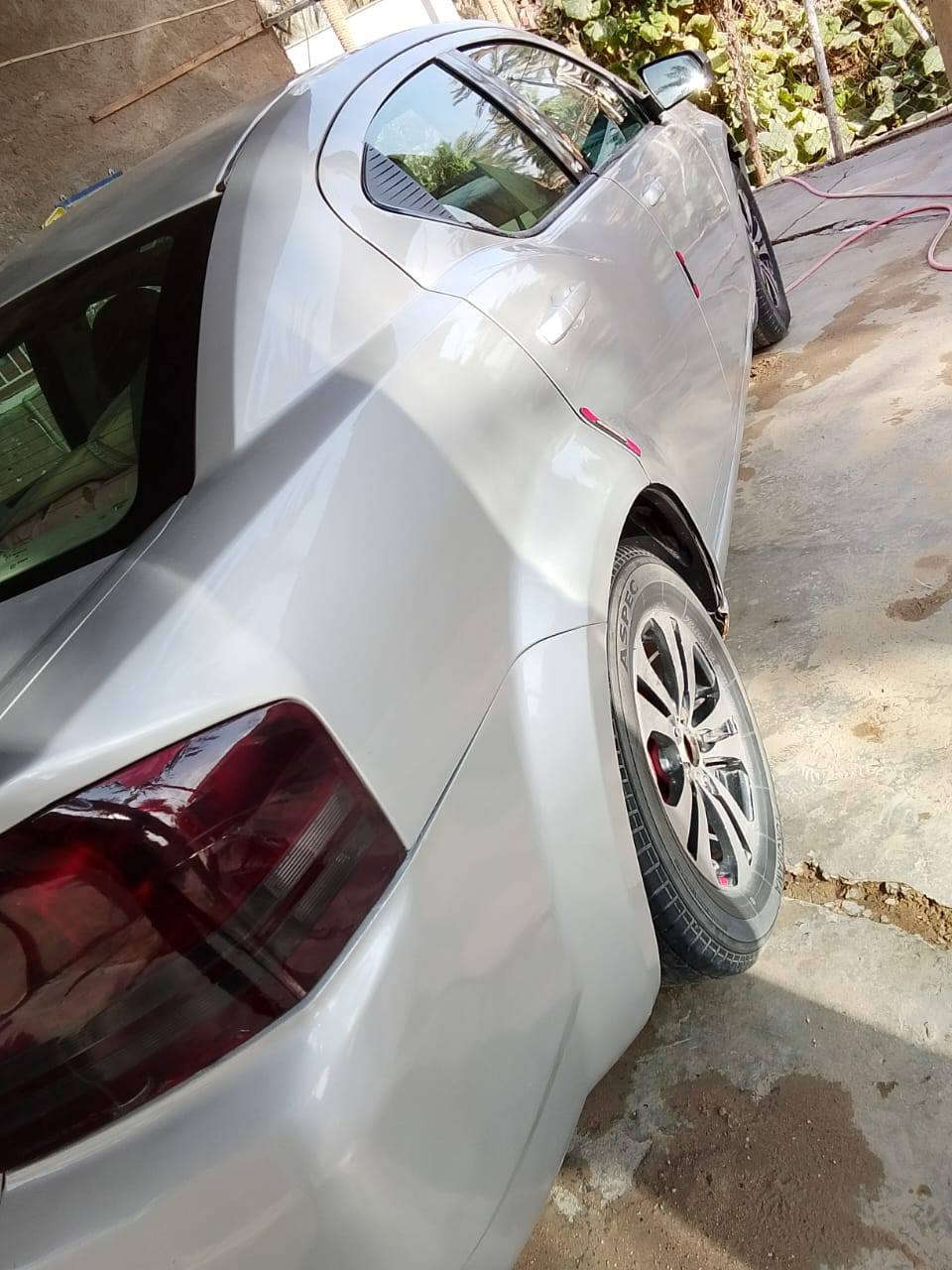 السلام عليكم
لبيع دوج افنجر موديل ٢٠٠٨
مكفواله من الضربه
صبغ عام اثر جرام صبغها درجه اولى 
محرك ٢٤٠٠
تخم تاير جوها جديد
رقم بغداد الدولي الجديد تحويل ثاني يوم مشروع وطني
مكان السيارة الانبار قضاء هيت ***********
السعر ٧٧ وبيها مجال
