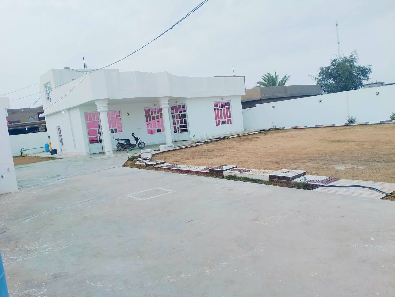 بيت مع ست محلات للبيع على الشارع العام قرب مدرسة الريف الزاهر تواصل على المازنجر


**إذا كنت صاحب هذا الإعلان وتريد حذفه لأي سبب، رجاءا أرسل رسالة إلى الدعم الفني**