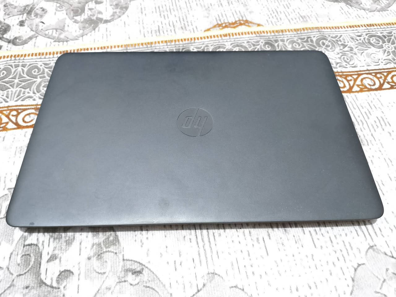 لابتوب HB مع جنطة و ماوس و شاحنة الأصلية و ماوس باد
المعالج : Intel Core i5 الجيل الرابع

الرام : 12GB

SSD 240GB التخزين

Intel HD Graphics كرت الشاشة

نظام التشغيل: 10 Windows

180 الف 
واتساب ***********
