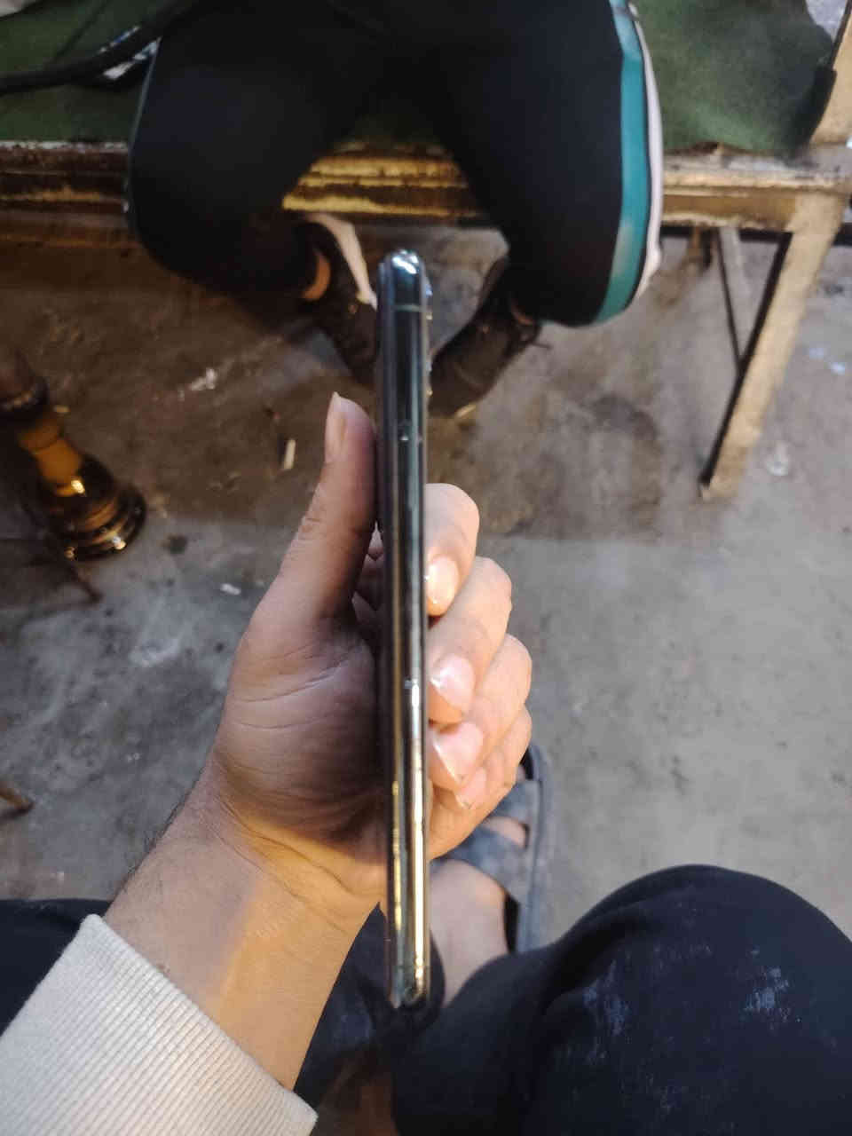 السلام عليكم ايفون 11 برو ماكس 256 بطارية 80 الجهاز نضيف كلش كارتونة وغراض كاملة السعر450 *********** مكاني بغداد الشعب
