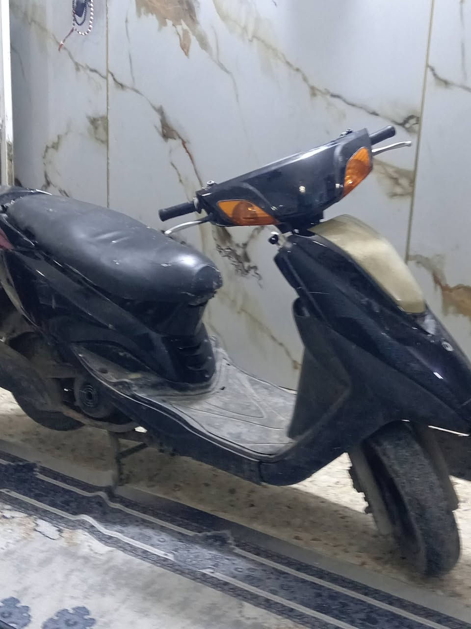 سلام عليكم متاح دراجه بريز ياباني سرعه 140 سلف وهندر الكهربايت شغاله المكينه ناعمه ممفتوحه شلعه ومعدل قفل ستيرن قفل جنطه أوراق كامله سعر ٢٦٠ قفل المكان مدينة الصدر رقم الهاتف ***********
