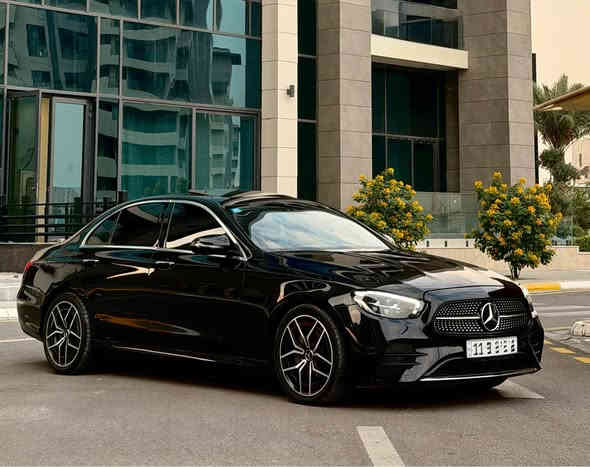 ‏Mercedes Benz E350 AMG 2023 
 ماشيه 9 الف فقط 
فول موصفات 
1. فتحه سقف 
2.  بصمات ابواب 
3. كامرات عدد 5  
4. لايت متحرك 
5. كيج إلكتروني متغير 4 أشكال 
6. شاشه حجم الكبير 
7. حزام كهرباء سحب  
8. رادارات امامي خلفي جوانب 
9. حساسات 360 درجه 
10. صندوق كهرباء 
11. شاحنه لاسلكي 
12. اتو بارك + اتو هولد
13. لد داخلي متغير 64 لون 
14. سماعات برو مستر 
15. كشنات تدفئه
16. ويل 19 AMG أصلي 
17. صفر مسج جديده جداً السياره 
مكان السياره بغداد السيديه 
حادث امامي جاملغ و بنيد سطحي 
الاستفسار ***********
السعر 350 ورقه بغداد

