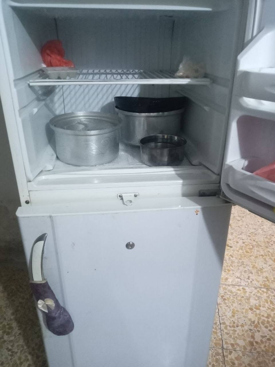 سلام عليكم عيني عندي ثلاجه للبيع كونكر نضيفه حجمه ١٨ مداخله تصليح قرص شركه تجي تفحص بيدك تبريد وثلج خير من الله العنوان حي اور يوجد توصيل حسب مكانك السعر ٢٠٠


**إذا كنت صاحب هذا الإعلان وتريد حذفه لأي سبب، رجاءا أرسل رسالة إلى الدعم الفني**