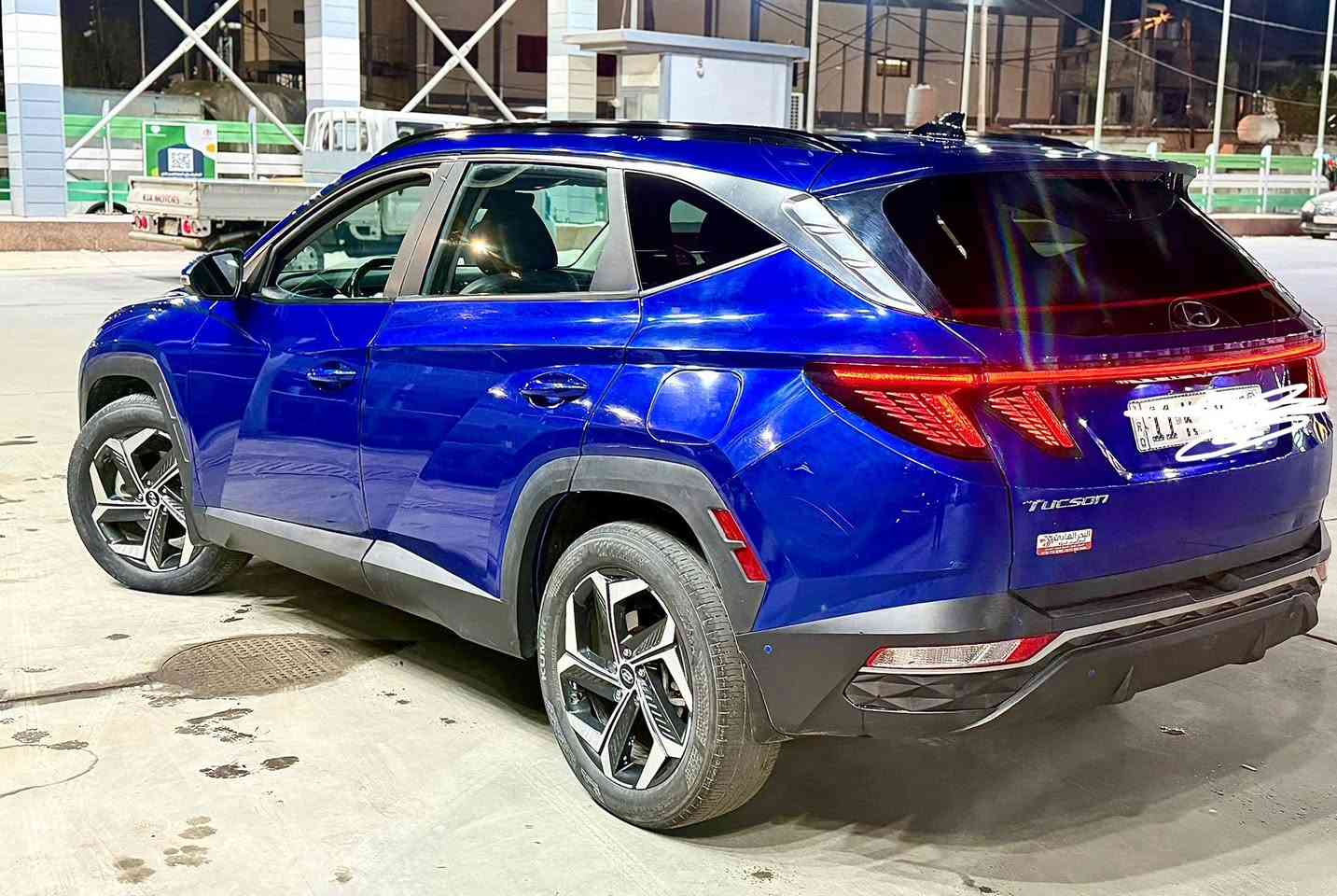 السلام عليكم

توسان (فول مواصفات )
بأسمي السيارة
موديل :2023

ماشية : 18 الف 

المواصفات 
بانوراما 
بصمة
بصمة ابواب 
 تشغيل عن بعد 
شاشة 
كاميرات 360 
كاميرات بالدشبول عند تشغيل الإشارة 
فور ويل 4x4
نظام سبورت 
نظام ايكو 
نظام اطفاء 
حساسات امامية + خلفية 
تحكم ستيرن جهتين 
كروز سرعة 
رادارات
تحديد مسار 
قيادة ذاتية 
التوقف عند الاقتراب 
گير دكمة
كشنات جلد 
كشنات كهرباء 
كشنات تدفئه + تبريد 
كشنات الخلفية منفصلة 
شاحن موبايل 
التبريد بيانو 
تحكم ستيرن جهتين 
كروز سرعة  
شفتات ستيرن 
صندوك كهرباء 
صاجات 
اشاير بالمري 
لايت زنون 
لد امامي 
قطعتين تبريد 
سايد بريك فوري 
الحادث :  جاملغ خلفي والباب بدون ايرباك (صور الحادث مرفقة )
السعر : 210 وبيها مجال بسيط

مكان السيارة بغداد - البلديات 
الاتصال ***********
