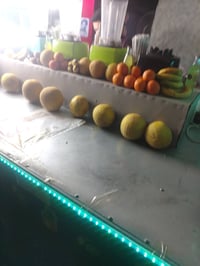عربانه عصير جاهزة من كلشي مع 4خلاط و6 دولكة نظيفة مكاني بغداد الكرادة ...