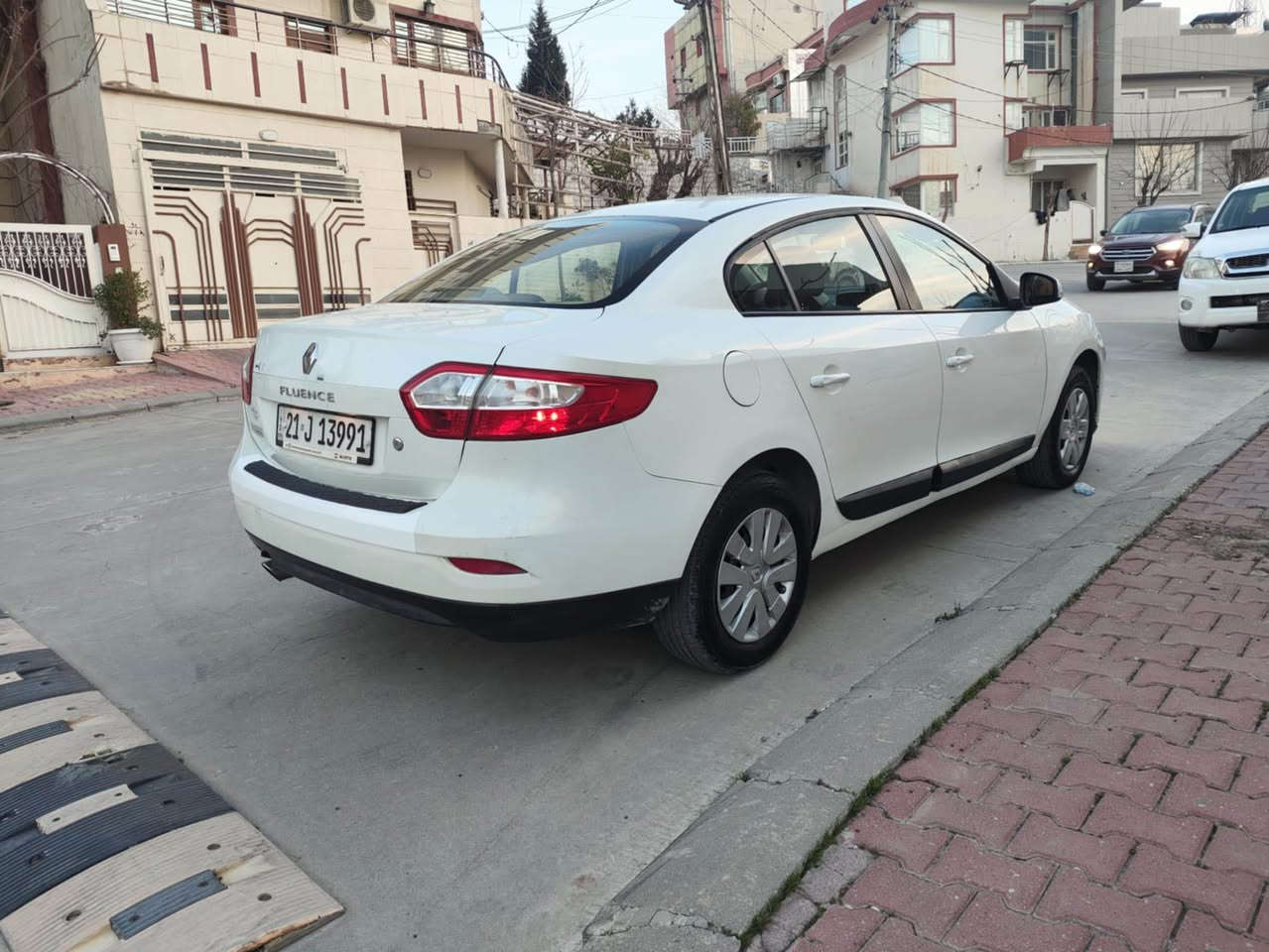 فلۆنس ٢٠١٢ 
گیر و مه‌كینه‌ی به‌شه‌رت
ره‌سمی سۆنه‌ره‌یه‌كم دانه‌وه‌ 
ره‌قه‌می تازه‌یه‌ سه‌نه‌وی به‌سه‌ر چووه‌ 
سعری ٧١ و مه‌عامه‌له‌
*********** السليمانية, العراق
