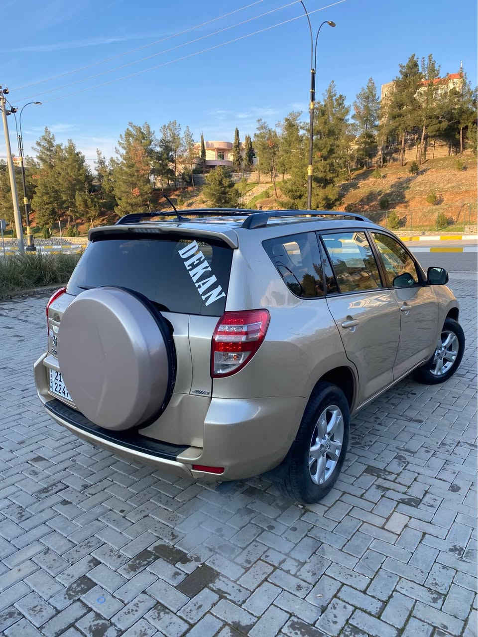 سەرەتا بە ناوی خوای گەورە و میهرەبان

فرۆشتنی خێرا

تۆیۆتا Rav4

مۆدیل ٢٠١١

مواسفات کەنەدی فول فول مواسفات قەپات سڵایدە و دەبل اکسل و سپێر لە کۆل و چوار جام کارەبایی و ئۆتۆ و گیر تۆماتیک و دەبل گیر و سوکان ڤۆلیۆم و تعدید سرعە و دەبل ایرباگ و ایرباگی شان و دەبل گیچ و لایت ئۆتۆ و قفل مرکزی و دەبل اکسل و فول فولە بەس بەسمە نیە..!

نموونە لە جوانی و پاکی

گیر و مەکینە و دەبل اکسل و کارەبایی و تەبرید و تەقە و رەقە و تندوتۆلی بەشەرت

مەکینە مەرخوب ٤ بستۆنی دوونیوە بیلاد گیر و مەکینەی کامریە

پیش و دوای کەپسە سەقف و شان و چواردەوری شوشەیی 

دەعم و لیدراوی نیە

٣ پارچەی پیشەوەی پەمپە لەسەر ساخی بی ناوگرتن و بی کاڵبوونەوە

سەیارەکە کاڵبوونەوەی نیە

٤ تایە و ویلی لۆکی بیلادی لە ژێرە

رەقەم و سەنەوی و ژینگە و بانی تازەیە تا کۆتایی ٢٠٣٠ تازەیە بە ناوی خۆمانەوەیە تحویل و خرامە و بە ناوکردن بەشەرت

ماڵی دۆستە و دیناریک مەسروفی نیە

بۆ عەیب و عار پرسیار مەکە.!

شوین// هەڵەبجەی شەهید

سعری// ١٢٢ گڵا و مجالیکی برایانەی تیدایە

ئاسیا ***********

کۆرەک ***********

واتساب و تیلگرام و ڤایبەری لەسەرە.! حلبجة, السليمانية
