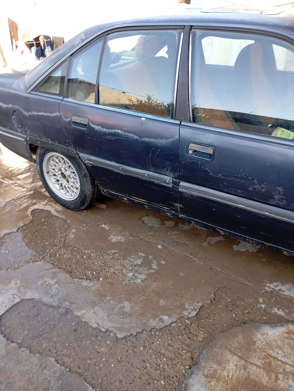 سياره أوبل اوميكه موديل
92 للبيع السعر 25 
الي يشتري ؤخابرني 
هذا رقمي 
*********** مكاني خانقين
