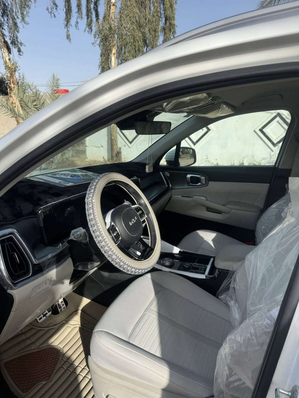 سورنتو 25خليجي  ماشيه 13الف رقم بغداد أنكليزي كير ماوس 4سلندر جنطه كهرباء فول مواصفات ماعده الفتحه السعر 285للاستفسار الاتصال *********** العنوان بغداد/اللطيفيه
