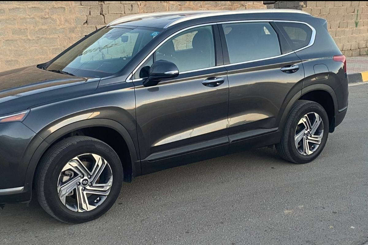 سنتافي موديل 2023
وارد امريكي السياره 
ماشية٢٦ فقط 
وترقيم جديد رقم بغداد 
2500 محرك  
كشن كهربائي 
بصمة ابواب 
بصمة تشغيل
تشغيل عن  بعد
رادار امامي خلفي جانبي 
أنظمة قيادة 4 
comfort
sport
smart
snow
-- اطفاء ذاتي
اوتو هولد
مانع انزلاق
كيرها يجي  دكم بيانو
تبريد منفصل 
تبريد قطعتين
فور ويل  
فول تحكم استيرن جهتين
شاشة تدعم كار بلي  مع كامرا خلفية دوارة
مانع انحدار 
رادارات جانبيه امامية خلفيه
شحن مبايل واير ليس
مانع تصادم امامي خلفي 
تحديد مسار قيادة آليه 
شفتات استيرن 
تدفئه كشنات

فول تحكم استيرن جهتين

شاشة تدعم كار بلي  مع كامرا خلفية دوارة

مانع انحدار 

رادارات جانبيه امامية خلفيه

شاشة اعطال 

لدات امامي نهاري

بك لايت لد 

منافذ شحن امامي خلفي 

وباقي المواصفات معروفة 
حادث السياره جدا بسيط يمك رقم الشاصي وشوف 
سعرها ٢٢٨
الاستفسار 
***********
