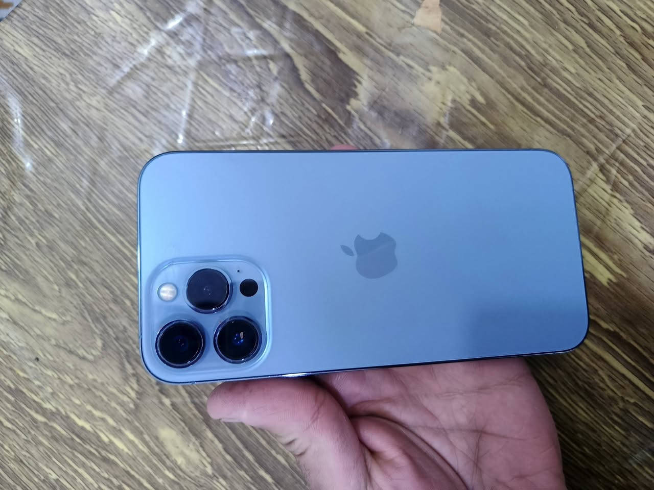 السلام عليكم 
جهاز 13برو ماكس 
شرق اوسط AAA
مبدل شاشه وكاله اصليه 3 خيارات 
ويا كيبل الشركه مالته بعد جديد وكارتون 
او ويا  شاحنه موبايل 14 
البطاريه 81 
السعر (550). قفل قفل 
***********
