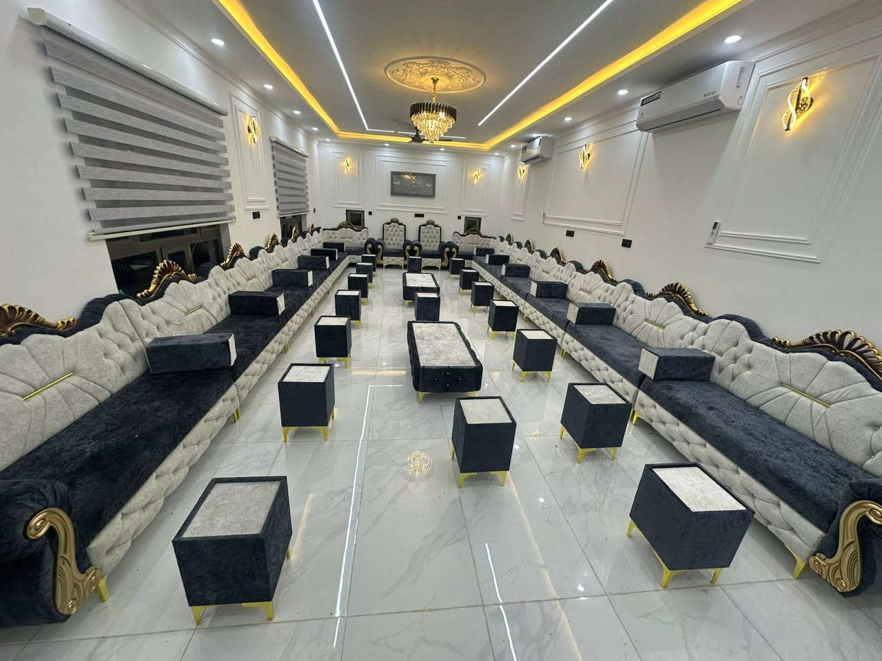 يعلن معمل و معرض دانيال عن تخفيضات عايله متر ديوان ابو تاج به 75الف و بدون تاج به 65الف به اجواد أنواع القماش و خشب بلوك اسواد و اسفنج  به ضمان 5 سنوات ***********
