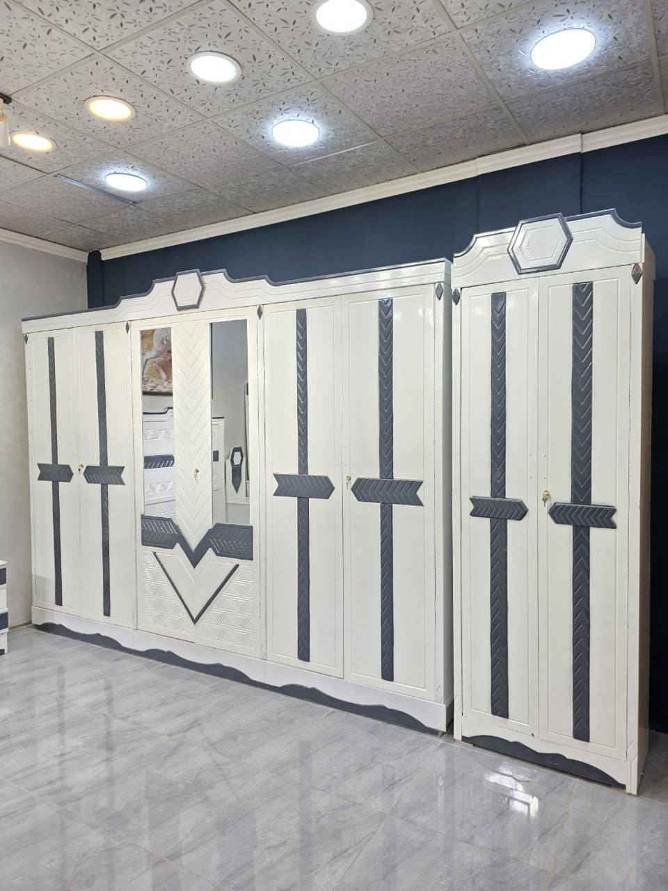 السعر // 925 الف
🔅تفاصيل الغرفة المرمري  ....

 خارج ٤ملم ام دي اف 🔺
وداخل صاج ٣ملم 
صبغ حراري  درجة اولى 

عدد القطع  ٧ قطع 😍
🔺1 //جرباية  قياس  ١٦٠ × ٢٠٠ 
🔺//ميز جانبي ايسر قياس ٥٠
🔺2// وميز  جانبي  قياس ٥٠
🔺3// زاوية ارتفاع مترين عرض ٨٠
🔺4// وميز بلازمه  
🔺5//وميز مراية ارتفاع مترين عرض ١٢٠
🔺6// وكنتور ٦ باب  ارتفاع مترين و١٥ طول ٣ متر و١٥

القطعه الثامنة حسب الطلب شازلون
سعرها ٥٠ الف ❤️

(توصيل مجاني مركز بغداد )
التوصيل يشمل الشد مجاني 🔥
(اطراف ٥٠)
باقي المحافضات حسب البعد
شازلون سعرها ٥٠ الف
شازلون مخزن ٧٥ الف


**إذا كنت صاحب هذا الإعلان وتريد حذفه لأي سبب، رجاءا أرسل رسالة إلى الدعم الفني**