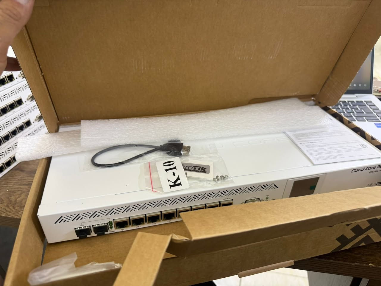 توفر لدى مكتبنا
كلاود كور جديد 1009 بلص 10 g  سعره 560 الف بسعر المستخدم 
يوجد لدينا توصيل لكافة المحافظات 
***********
