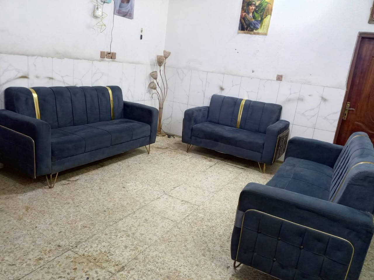 تخم قنفات للبيع 8مقاعد نضيف جدا ب 225وبي مجال مكاني بغداد لبلديات ***********
