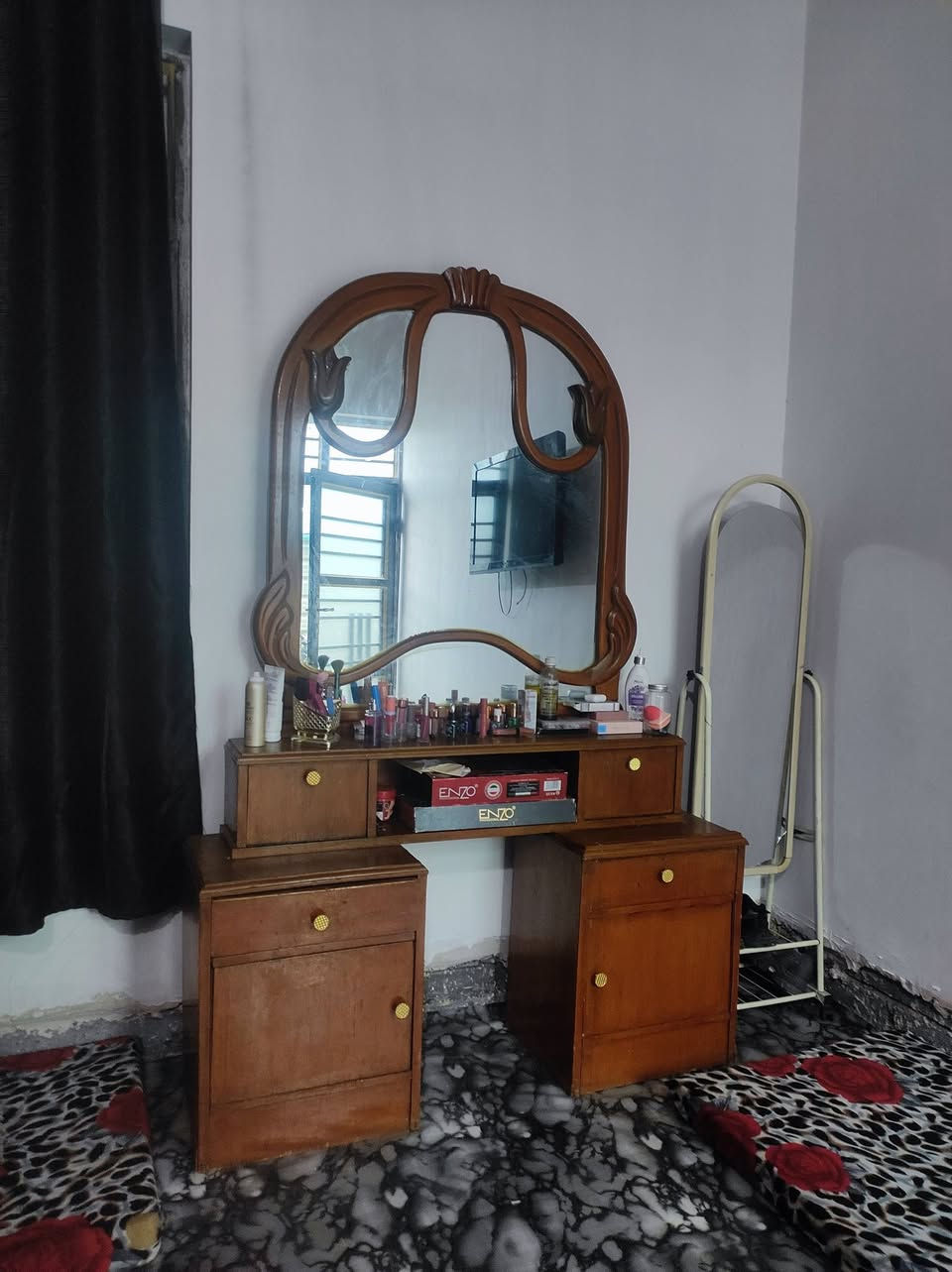 السلام عليكم غرفه للبيع اخشاب حطاطه نظيفه وحلوه شعر 450 وبيها مجال مكاني شهداء الصقلاي


**إذا كنت صاحب هذا الإعلان وتريد حذفه لأي سبب، رجاءا أرسل رسالة إلى الدعم الفني**