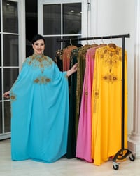 خليج مميزه بمناسبتج واطلالتج ويانا متوفر جميع القياسات الخاصه والعاديه...