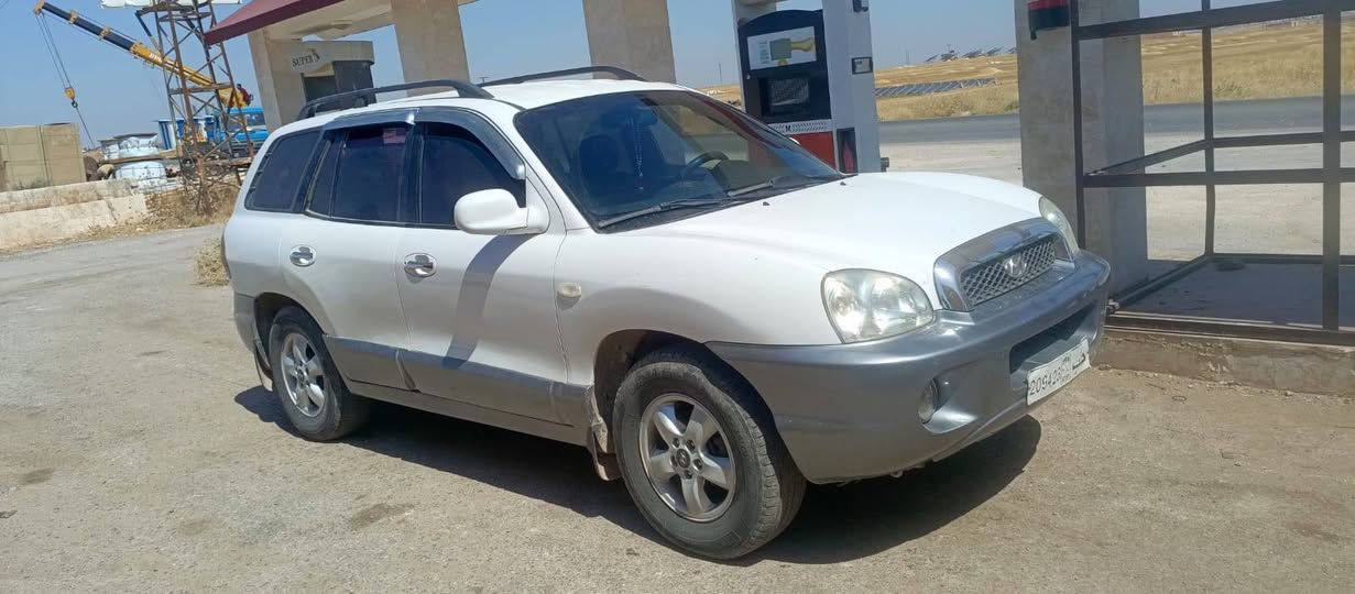 سنتفي 2005اوربية 
اللون الابيض 
كاملة عدا فتحة وكرسي كهرب 
الماتور نسمة بسيطة من الزيت 
مساطر فخدات زيرو 
فيها بخ زنار
جاهزة عالفراغة من المالك 
تواجد سراقب 
السعر 8000$وبازار 
رقم التواصل +963938598173


**إذا كنت صاحب هذا الإعلان وتريد حذفه لأي سبب، رجاءا أرسل رسالة إلى الدعم الفني**