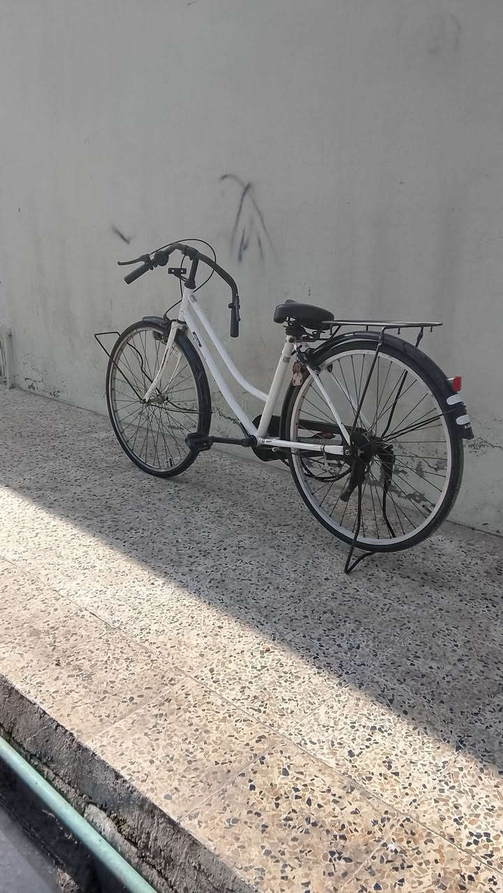 السلام اوعليكم شباب البيسكل للبيع شركة اوفج موديل ٢٢بيسكل ماصارلو شي من نزل حاوية بيسكل نضيف مكاني موصل الأيسر السعر خاص


**إذا كنت صاحب هذا الإعلان وتريد حذفه لأي سبب، رجاءا أرسل رسالة إلى الدعم الفني**