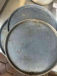 صواني بيتزا  الصغير عدد 7 الوسط عدد 4 الكبير عدد 3 صينيه خشب تقديم 5 و...
