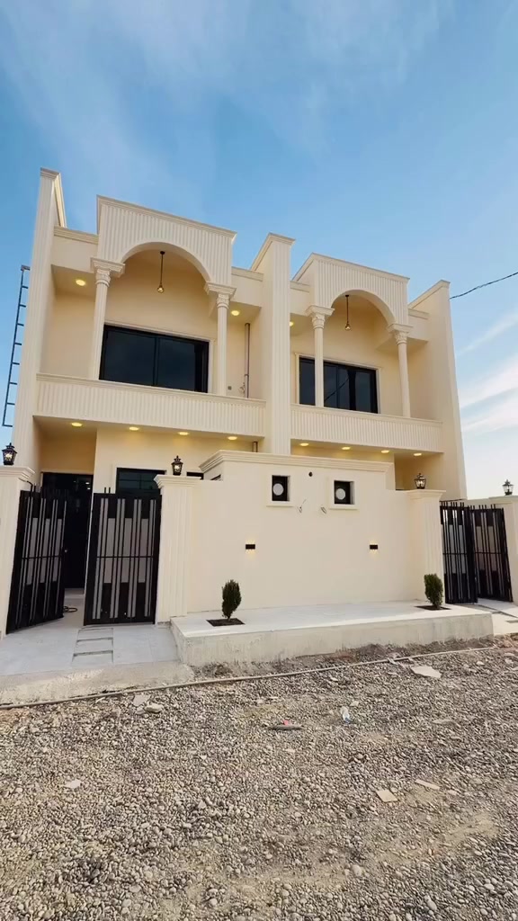 السلام عليكم دار للبيع في الديوم التوحيد بظهر شارع ٣٠ بالضبط قرب سياج الجوهره البيت فول شتايكر دكتات سحب شبابيك سلايت المنيوم واجهه ديكور وتغليف وجهه مطبخ بورسلين ١٢٠ يتكون من 3 غرف نوم صاله استقبال مطبخ ٣حمامات الدار شغل مرتب زيرو مامسكون للاستفسار الاتصال على الرقم ***********
