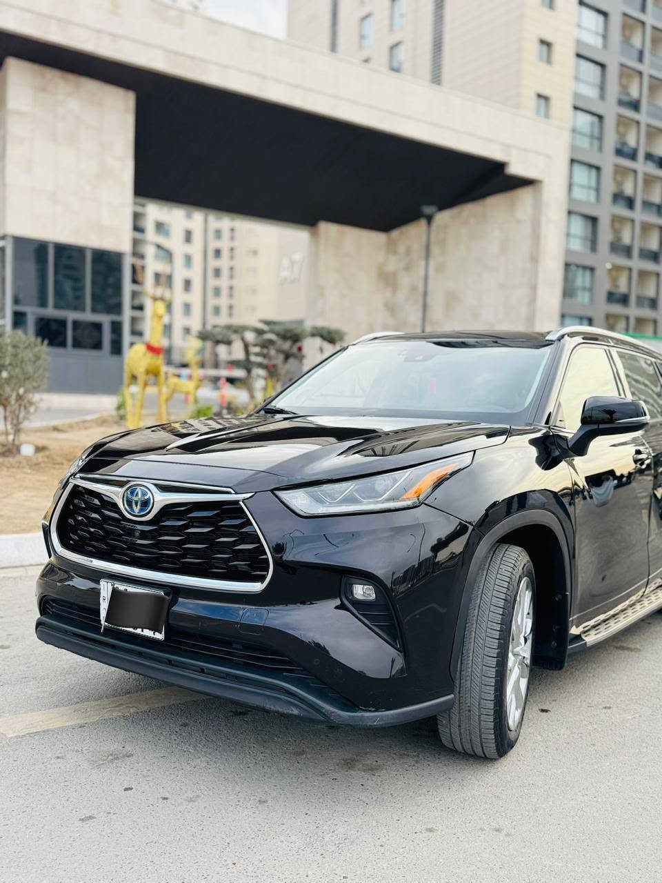 السلام عليكم للبيع TOYOTA
هايلندر هايبرد
وارد امريكي
موديل 2022
رقم بغداد
مواصفات ليمتيد
اللون خمري مميز
مكينة حجم 2.5
كشنات جلد VIP منفصل
بردات خلفيه بلادي
شاشة كبيرة
صاج ملكي
سلايد
نظام دخول ذكي
كامرة 360 درجه محيطية
الباب الخلفي كهرباء
هواية مواصفات بيها مفولة
ملاحظة ( حادث السيارة جانبي تبديل بابين نفس اللون 
وصبغ قمارة وجاملغ ايمن امامي وجاملغ خلفي ايمن فقط )  
للاستفسار ☎️ ***********
