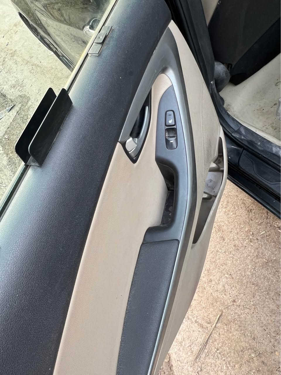 النترا مضلع 2016 لمتد فول 

مكينه دوش محرك 2000

حادثهة دعاميه وخشم الجاملغ خفيف بدون دواخل 

رصعه بل قماره 

راسلني ودزلك صور الحادث 

بصمه تشغيل وبصمه ابواب 

كامره خلفيه شاشه لمس بلادي صغيره

ددفئة كشنات امامي خلفي 

كشنات جلد لايت LED والبكلايتLED 

السعر 120 ورقه 

العنوان بغداد البنوك 

*********** بغداد, العراق
