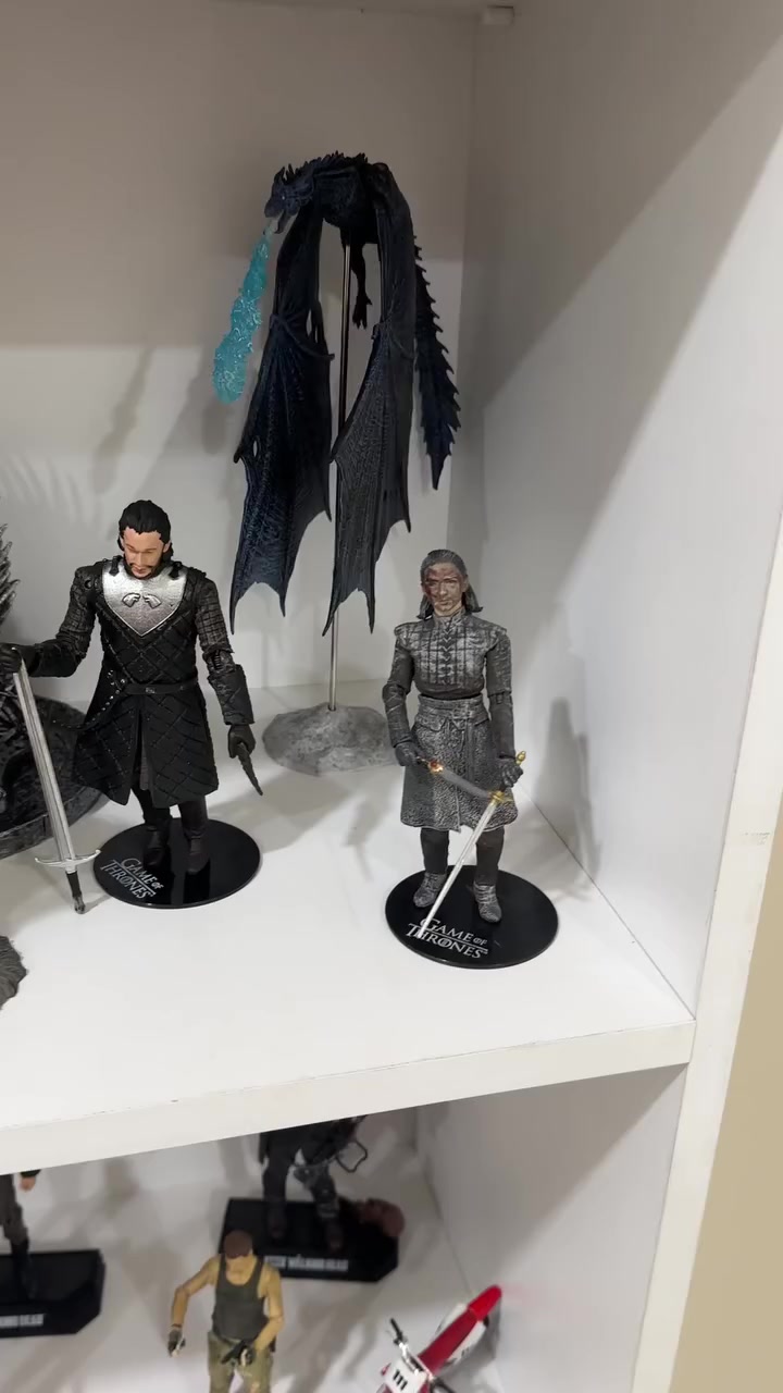 Game of Thrones
المجموعة كاملة مع التوصيل 200 الف دينار


**إذا كنت صاحب هذا الإعلان وتريد حذفه لأي سبب، رجاءا أرسل رسالة إلى الدعم الفني**