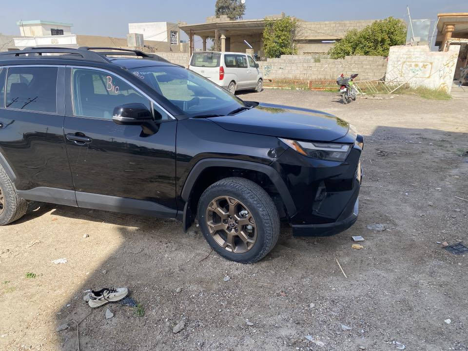 السلام عليكم
تويوتا راف فور  فول مواصفات ما عدا الفتحه 
الحادث  جاملغ بارد وقبق جنطه نفس الون
 السعر 220
مكان السياره / سامراء
للاستفسار ***********
"
