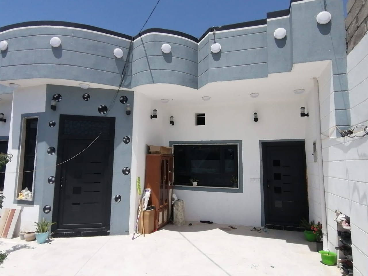 دار للبيع طابق واحد زراعي الدار جديد ونظيف جدآ المساحة ٢٠٠م قرب محطة وقود شمس كركوك السعر ٨٥ مليون ومجال للتواصل ***********
