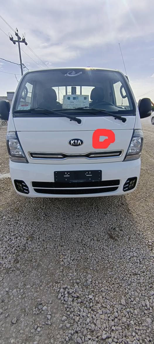 اللهم صلي على محمد وال محمد 
السلام عليكم 
كيه حمل بنكو موديل 2022 بابل للبيع سياره جديده بمعنا الكلمه مكفوله من الصبغ فقط بيه بارد في البند قد الشبر بدون داخل واصبع في الربع جهة العبري كما موضح بالصور والباقي كفاله مكينه على وضع الشركه سنويه ل 28 السعر 140$ وبيه مجال مكان السياره بابل متحتيه ***********/***********
