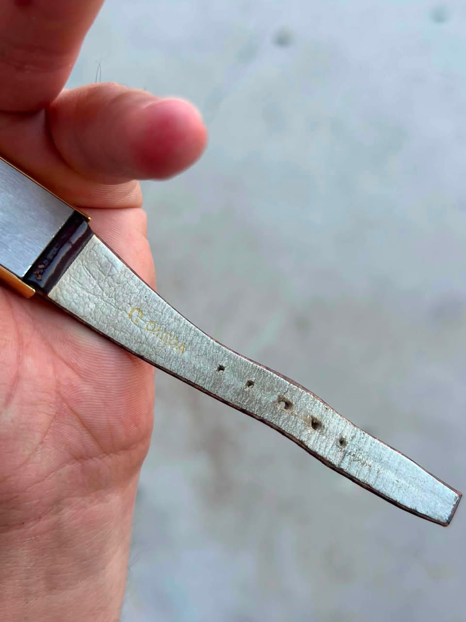 من أجمل موديلات الاوميكا OMEGA DE VILLE TANK 🇨🇭

- اوميكا ديفل تانك إنتاج 1970

- نصب تكويك (تعبئة يدوية)

- تغليف ذهب 20 مايكرون

- أبعاد الساعة 20 ملم عرض 30 طول ( يرهم للايد الناعمه )

- جميع تفاصيل الساعه اصلية سير - بك - علبه

رجاء لمعرفة السعر التواصل على الخاص 🌹📍
للاتصال ***********
