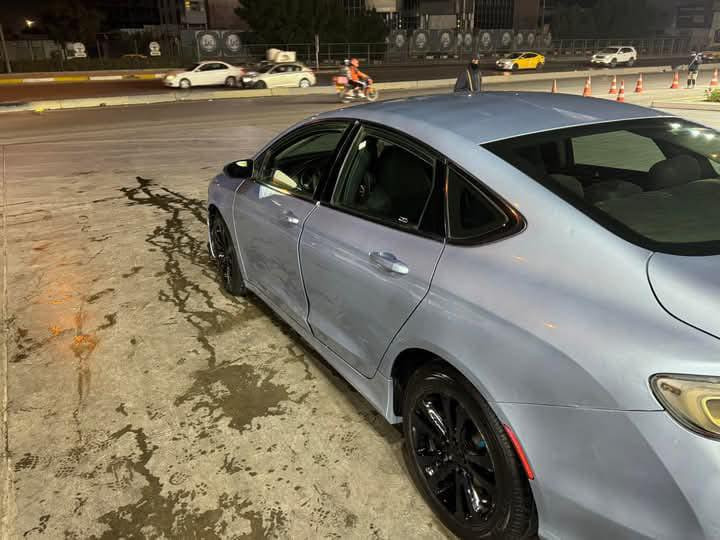 السلام عليكم C200 موديل 2015 رقم بصره دولي باسمي محرك 2400 بصمه تشغيل بصمه باب شاشه كامره السياره حلوه حادثها جاملغ وبنيد وبالعراق صبغ قطعتين اثر شخوط بغداد حي اور السعر 85 
***********
