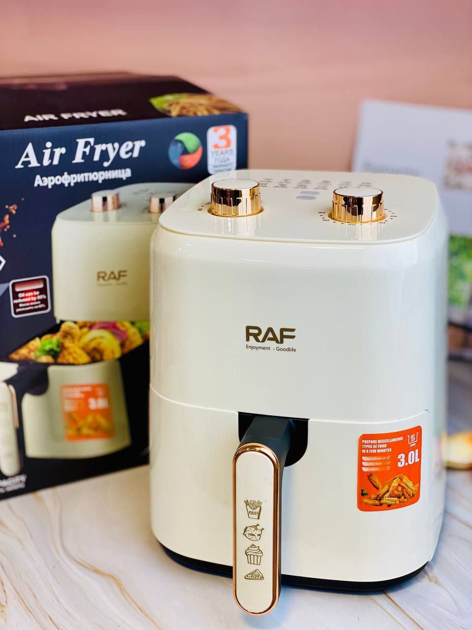 مقلاة راف الهوائية سعة 3 لتر - #الاصلي المنشأ ألماني🇩🇪💯
الأداة المثالية لعشاق الطعام اللذيذ والراغبين بالطهي الصحي. تتيح لك هذه المقلاة الهوائية تحضير أطباقك المفضلة بأستخدام كمية قليلة من الزيت أو بدونه،
مع الحفاظ على قرمشتها وطعمها اللذيذ. بفضل سعتها الكبيرة التي تبلغ 3 لترات، تُعد هذه المقلاة الهوائية مثالية لجميع أفراد الأسرة 

قلي صحي: حضّر أطباقًا لذيذة بنسبة دهون أقل تصل إلى 80% بفضل تقنية الهواء الساخن. استمتع ببطاطس مقلية مقرمشة، ووجبات خفيفة مقرمشة، ودجاج شهي، وغيرها الكثير، دون الحاجة إلى زيت زائد.

سعة كبيرة 3 لترات: تُسهّل هذه السعة الكبيرة تحضير وجبات لعدة أشخاص. مثالية للعائلات أو لتحضير كميات كبيرة.

تحضير سريع: مع محرك قوي بقوة 1300 واط، يصبح طعامك جاهزًا في دقائق. لا مزيد من أوقات الانتظار الطويلة!

درجة حرارة ومؤقت قابلان للتعديل: مع تحكم قابل للتعديل في درجة الحرارة ومؤقت عملي، يمكنك التحكم الكامل في تحضير أطباقك. تصميم صغير وأنيق: تتناسب مقلاة راف الهوائية البيضاء تمامًا مع أي مطبخ، بفضل تصميمها العصري والموفر للمساحة.

سهلة التنظيف: بفضل السلة القابلة للإزالة والسطح غير اللاصق، يسهل تنظيف هذه المقلاة الهوائية بسرعة.

خالية من روائح الزيت: بفضل استخدام كمية قليلة جدًا من الزيت، لا داعي للقلق بشأن الروائح الكريهة في مطبخك

#الاصلي المنشأ ألماني🇩🇪💯

🚘 يوجد خدمة توصيل لجميع محافظات العراق ٤ الاف 🚘


**إذا كنت صاحب هذا الإعلان وتريد حذفه لأي سبب، رجاءا أرسل رسالة إلى الدعم الفني**