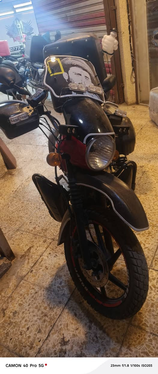 سلام عليكم دراجه بوكسر جبلي وراق صوليه شاصي كفاله مفدوحه مره وحده مكاني سيديه ***********
