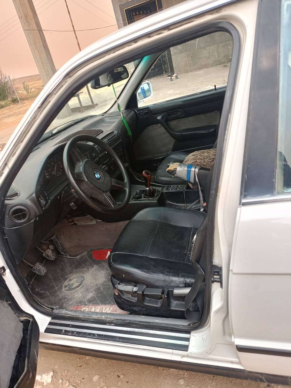 السلام عليكم 
بي ام حجم ٥٢٥ كير عادي
موديل ٩١
 كفاله كير محرك مسكر
تبريد + تدفئه
حداديه 
صدر امامي خلفي

سياره جاهزه_رقم انبار
سنويه نافذه تحويل مباشر

السعر 55$
***********
