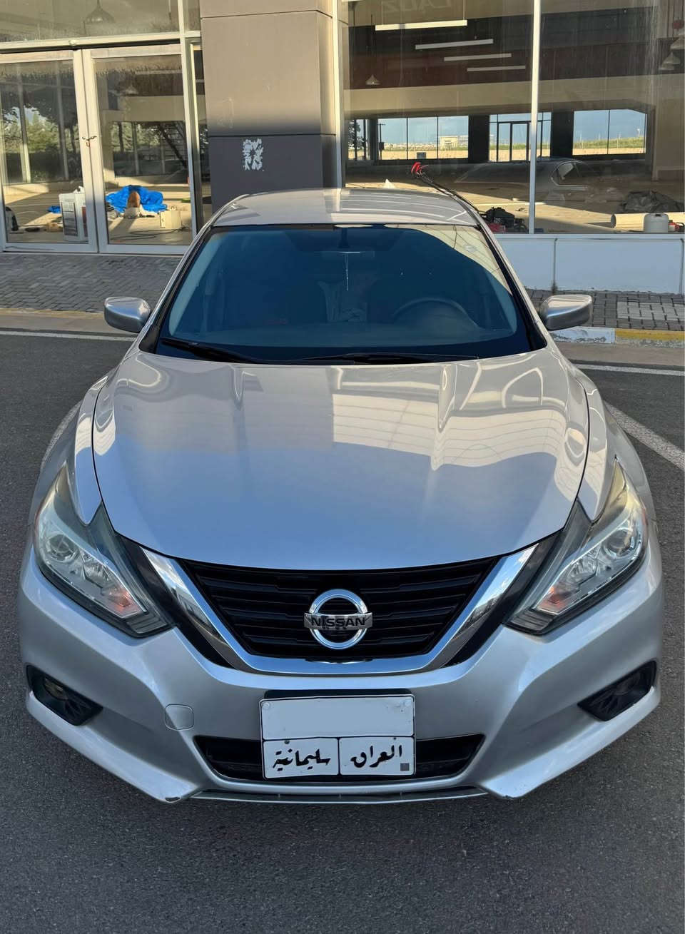 نیسان ئاڵتیما SV 2018  
1N4AL3AP8JC124743 ڕەقەم شاصی
سەیارەکە پێش و پشتی کەپسە
گێڕ ومەکینەی نەکراوەتەوە بە شەرت  
یەک پارچەو یەک پەڵەی بچووک بۆیاخی بە شەرتی ئەوەی ناوگرتنی نەبێت سۆنەرم داناوە
ئێرباگی شانی تەقیووە دانراوەتەوە سیستەمە 
چوار تایەی تازەی لەژێرایە و تەقەو ڕەقەو تەبرید و کارەبایی بەشەرت سەنوی بەسەرچووە بە شەرتی تەحویل و غرامە سعری 115 گەلاو مەجالێکی کەمی تێدایە *********** السليمانية, العراق
