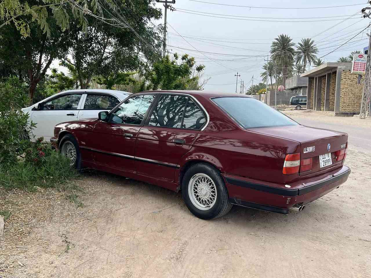 #اللهم_صل_على_محمد_وال_محمد
للبيع فقط 
BMW525i
السيارة جاهزة ع الاخير صبغته حلوة ضربتها فقط الجاملغ الخلفي جهه السائق كير محرك كفالة تبريد ثلج دوشمة جلد فتحة كهربائيات كاملة تايرات جدد قبل شهر شديتهن باتري جديد بعده بالضمان هم 
السيارة رقم بغداد بسمي مشروع وطني تحويل ثاني يوم 
معروضة 65 وبيها مجال 
للعلم محركها مسكر عدل 

غير متواجد ع التواصل رقم الهاتف ***********
