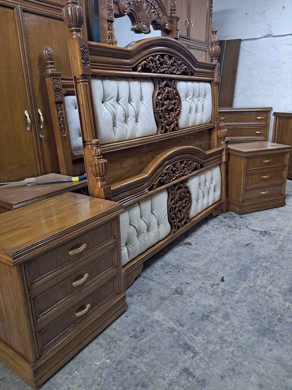 يعلن معرض الموسوي عن وجود غرفه نوم موديل ثلاجه داخل وخارج صاج ضهر جرجوبه دنك زان مصري حجل زان مصري ونقش زان مصري الغرفه نظافته 95بالميه فول تسكام اي استفسار خاص او الاتصال ***********
***********واتساب
