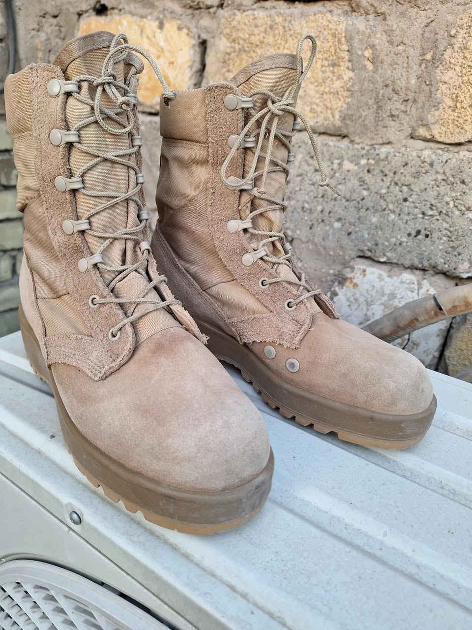 السلام عليكم
بسطال.  مارينز.  امريكي اصلي اذا مو اصلي ترجعه   ملبوس مرتين فقط
اخو الجديد.  قياس 43
السعر. 110. وبي مجال بسيط
المكان بغداد


**إذا كنت صاحب هذا الإعلان وتريد حذفه لأي سبب، رجاءا أرسل رسالة إلى الدعم الفني**