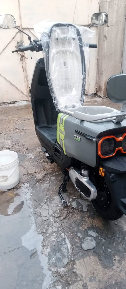 السلام عليكم للبيع دراجه شحن نوع ريان ام عيون 6بطاريات الكبار لايت زنون عالي ناصي  هورن اشاير يمنه يسره دراجه نضيفه مابيها نقص 3نمر سرعه 50موديل 2024 شهر ال7 مكاني بغداد جديده سعر 550 وبيها مجال ***********
